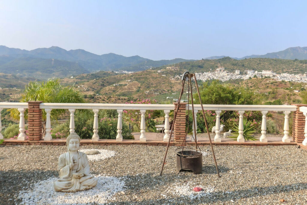 Detached Villa Guaro Málaga - image 28