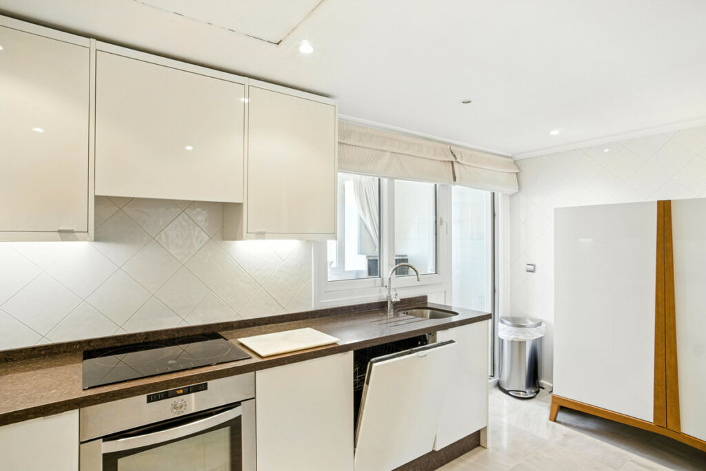 Penthouse Duplex The Golden Mile Málaga - image 27