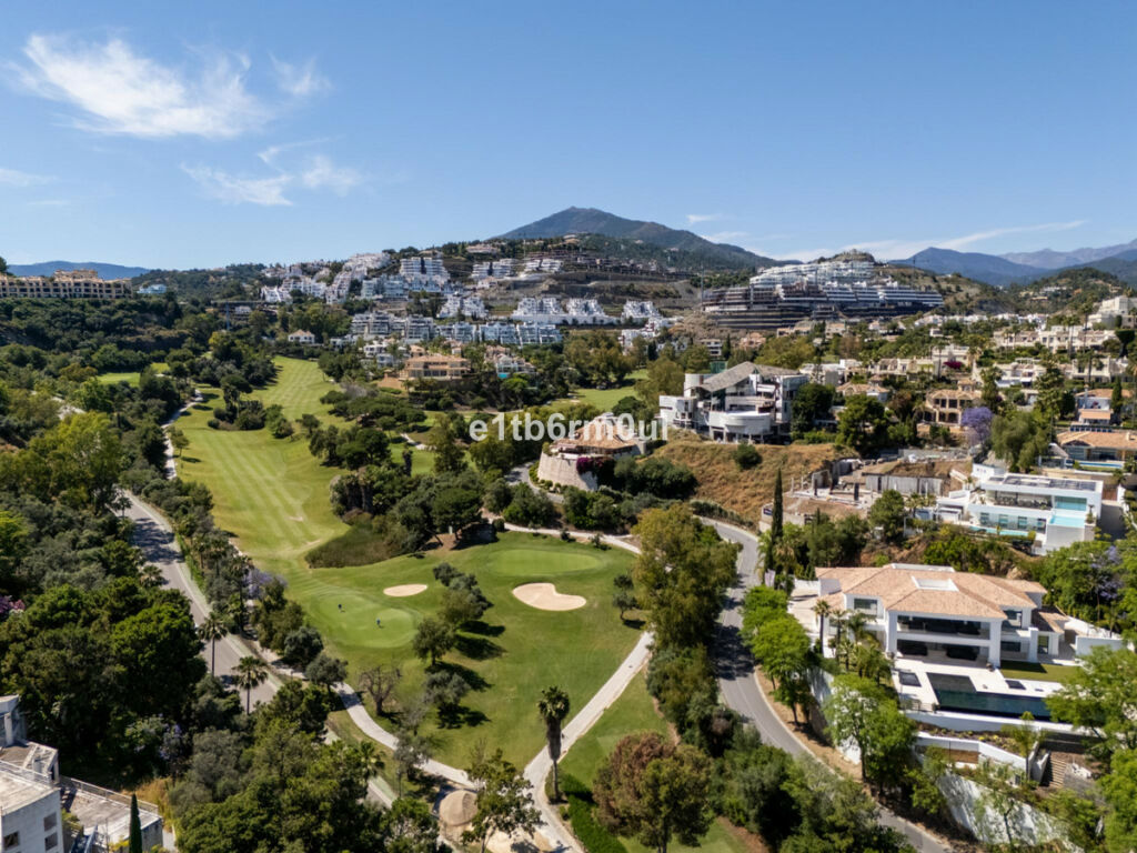 Detached Villa La Quinta Málaga - image 27