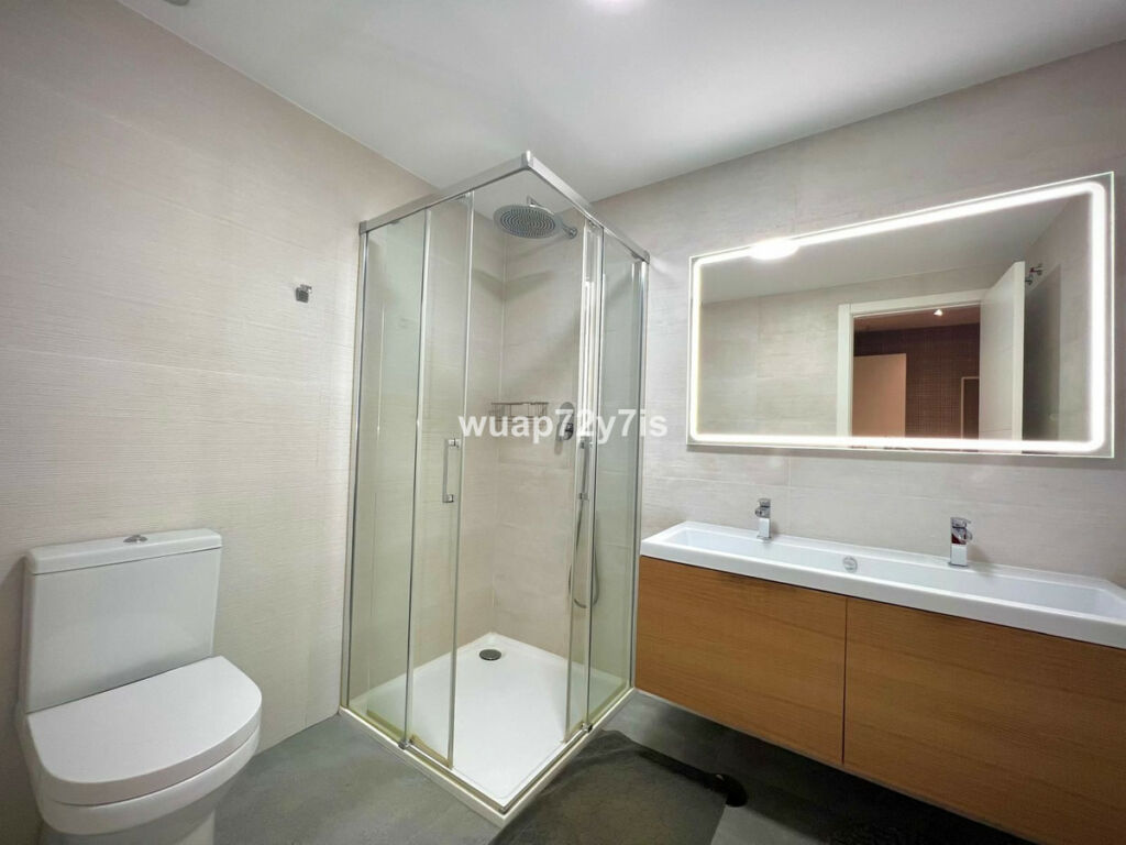 Middle Floor Apartment Estepona Málaga - image 27