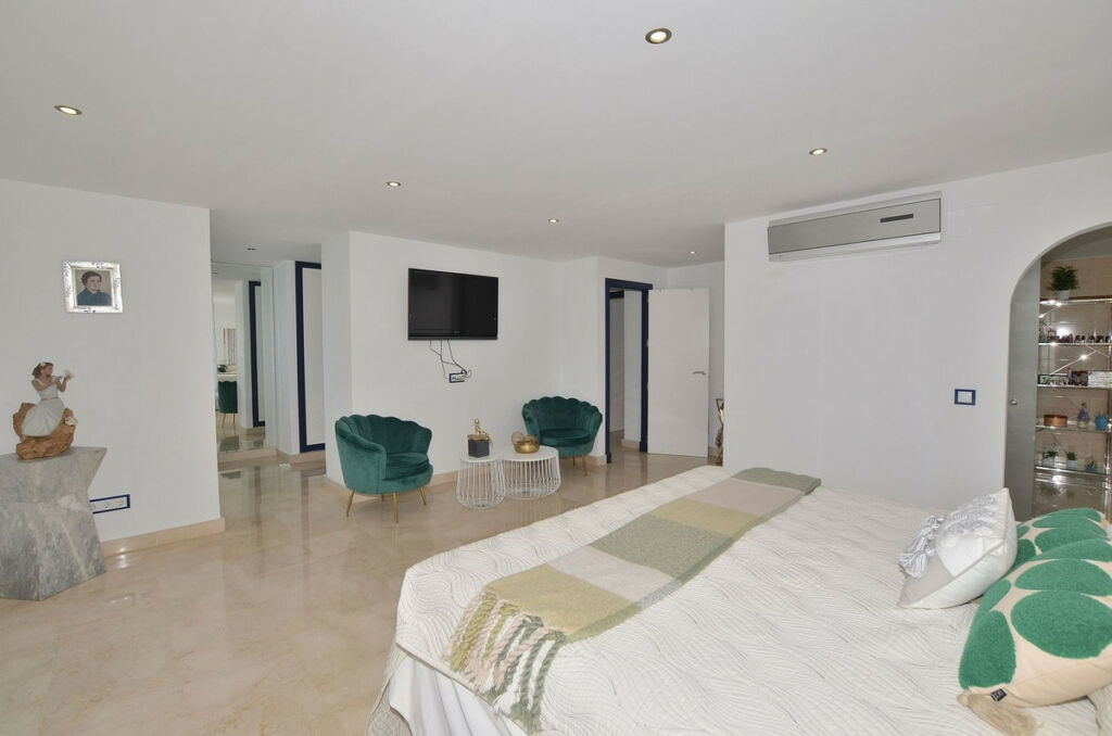 Penthouse Torrequebrada Málaga - image 27