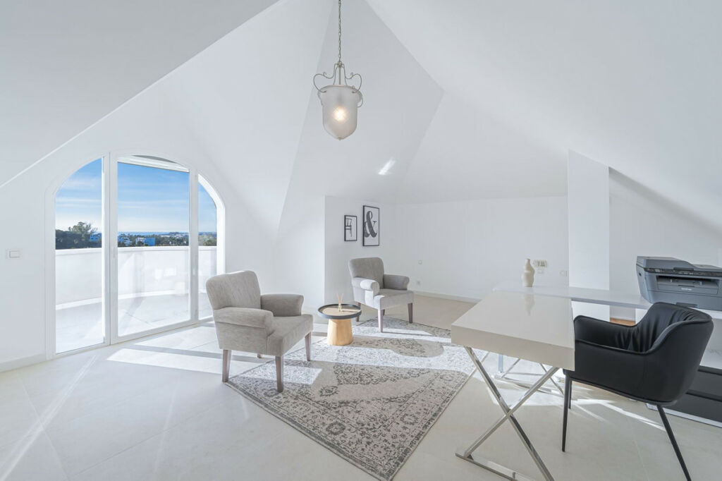 Detached Villa Nueva Andalucía Málaga - image 27