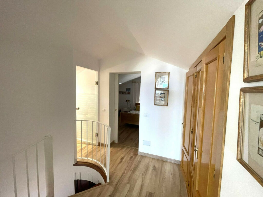 Detached Villa Estepona Málaga - image 27