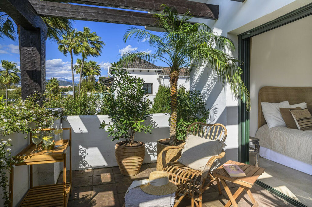 Detached Villa Estepona Málaga - image 27