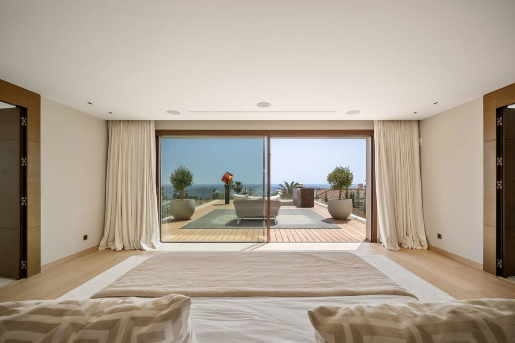 Detached Villa Sierra Blanca Málaga - image 27