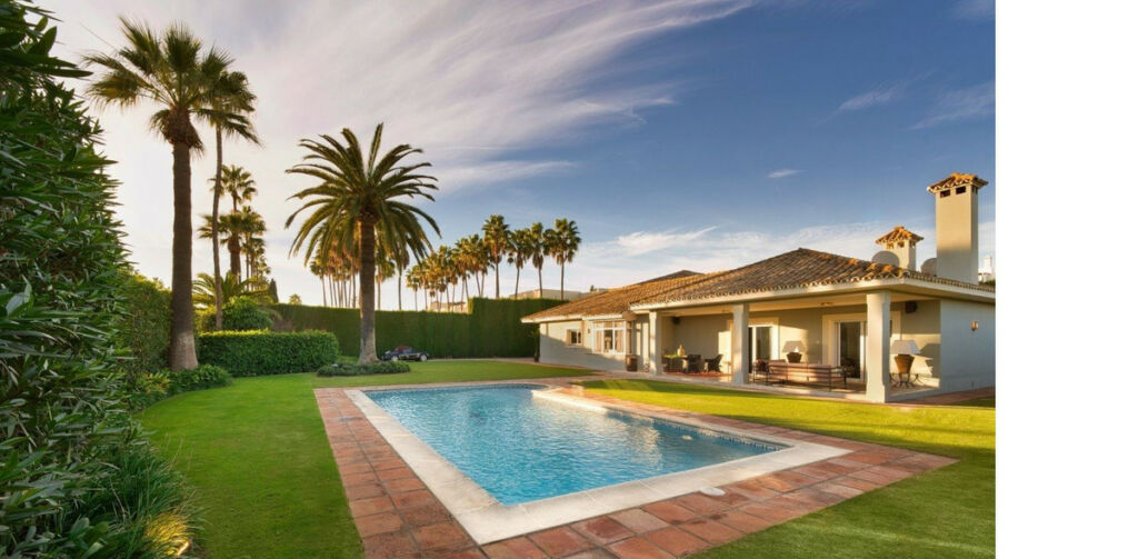 Detached Villa Sotogrande Cádiz - image 27