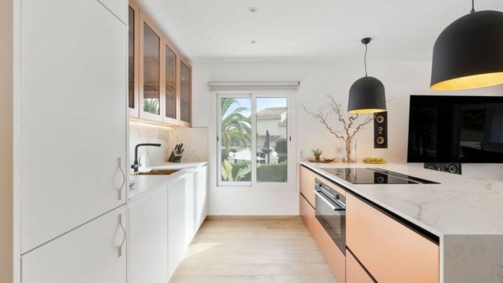 Detached Villa Marbella Málaga - image 28