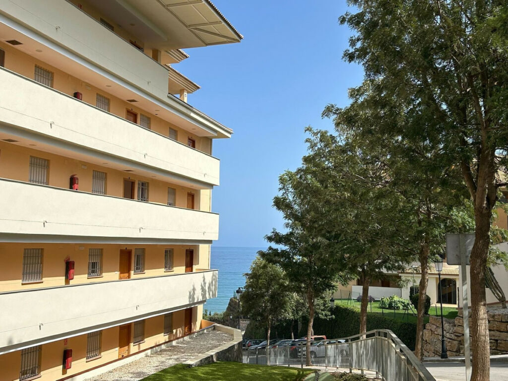 Middle Floor Apartment Carvajal Málaga - image 28