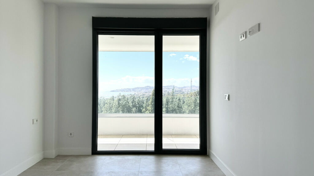 Semi-Detached House El Chaparral Málaga - image 28