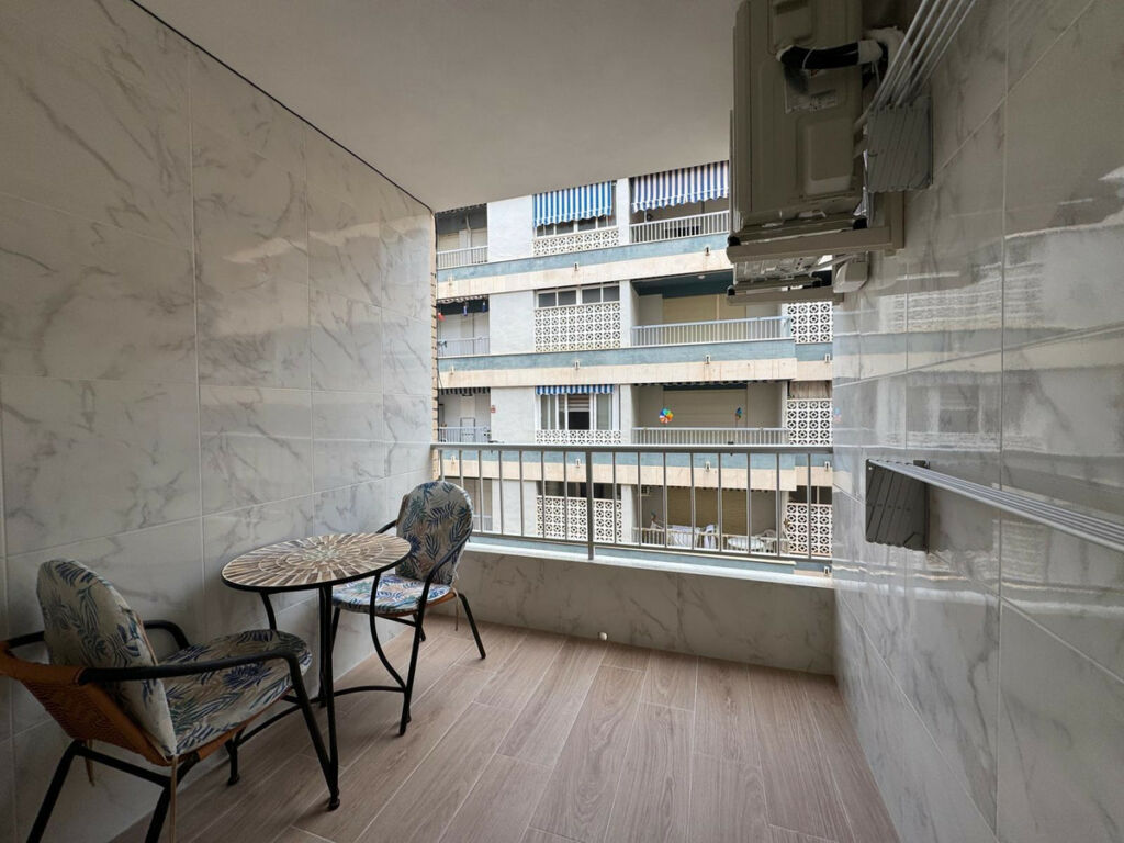 Middle Floor Apartment Torrevieja Alicante - image 28