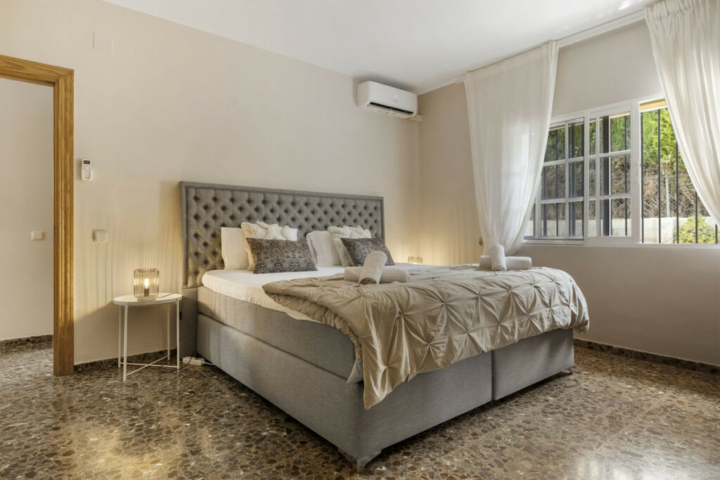 Detached Villa Alhaurín de la Torre Málaga - image 28
