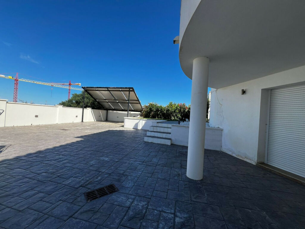 Detached Villa Estepona Málaga - image 28