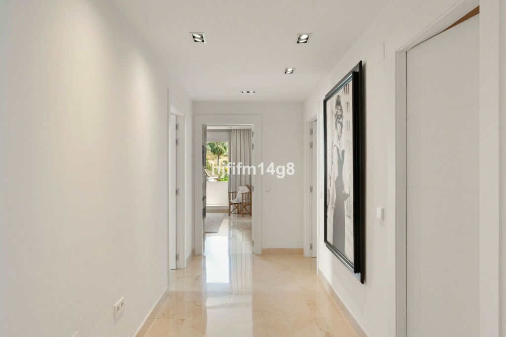 Middle Floor Apartment Nueva Andalucía Málaga - image 28