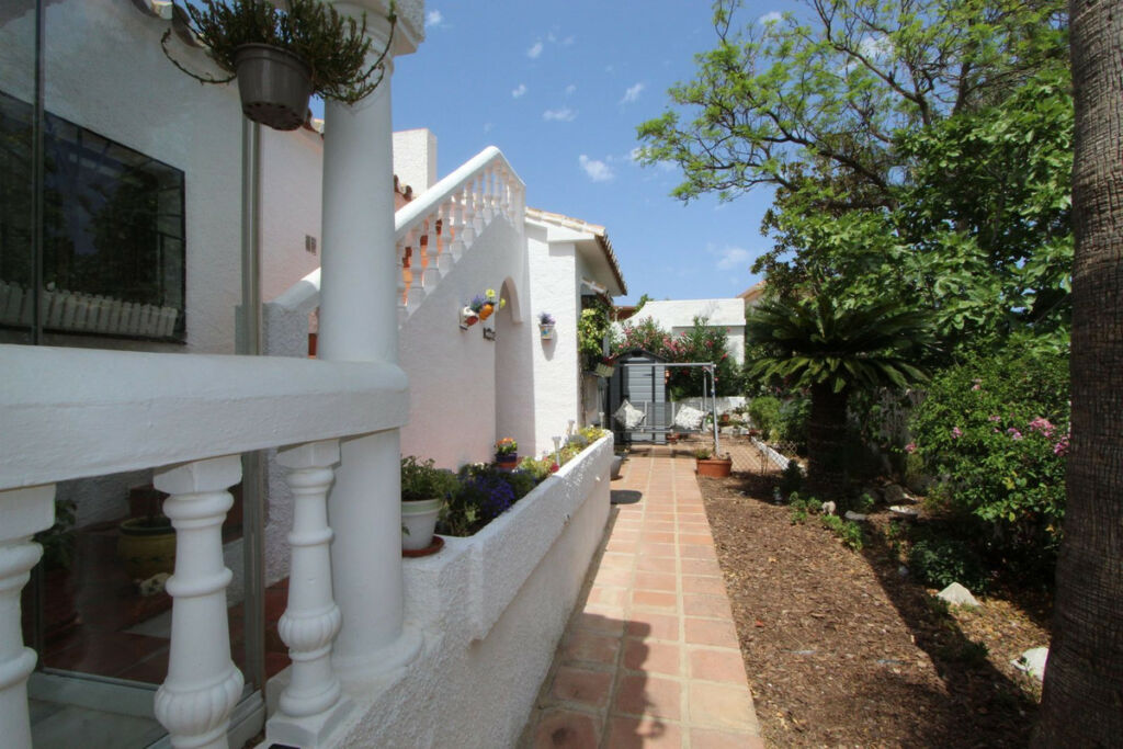 Detached Villa La Capellania Málaga - image 28