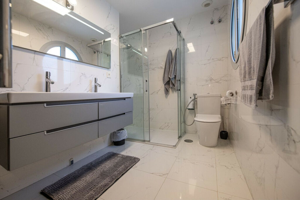 Middle Floor Apartment Benalmadena Málaga - image 28