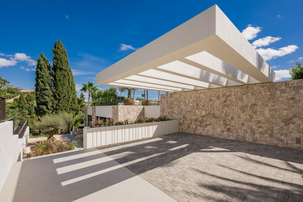 Detached Villa Nueva Andalucía Málaga - image 28