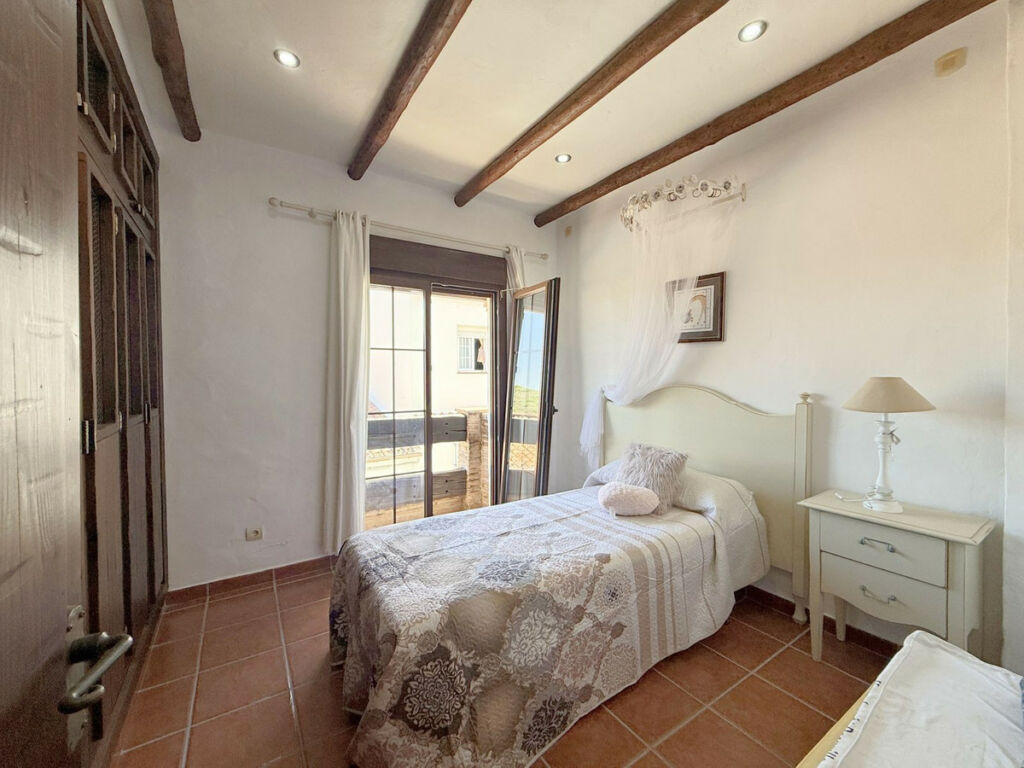 Townhouse Guadiaro Cádiz - image 28