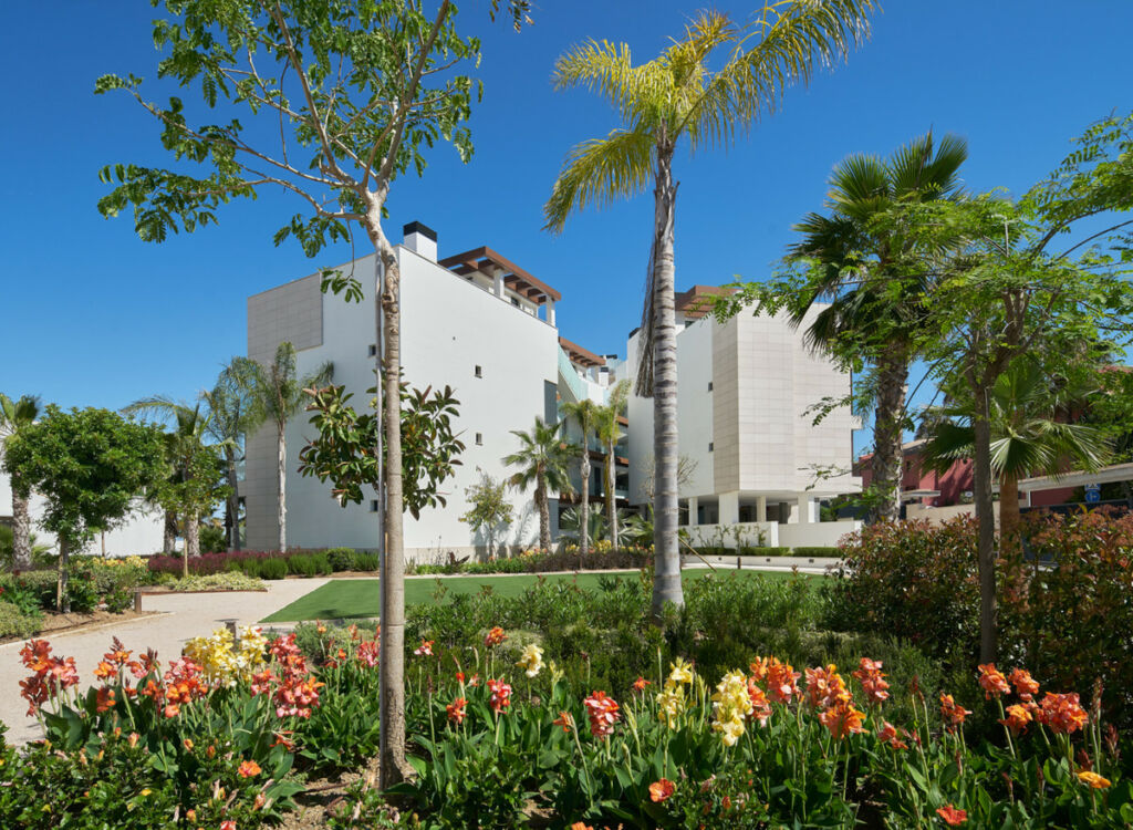 Middle Floor Apartment Estepona Málaga - image 28