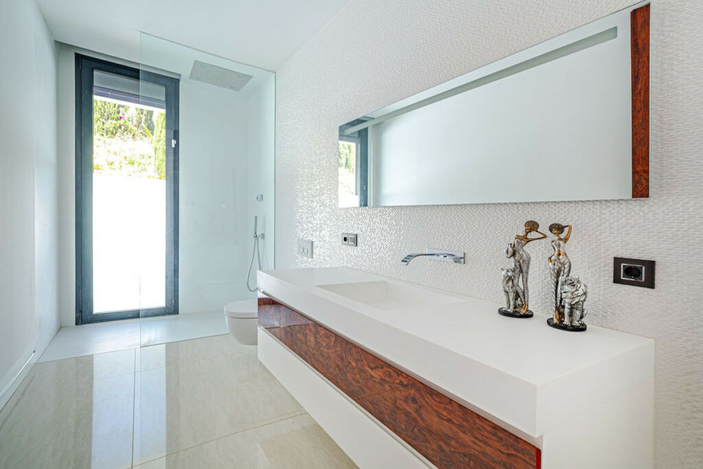 Detached Villa Nueva Andalucía Málaga - image 23