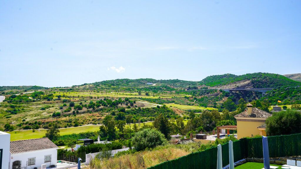 Detached Villa Estepona Málaga - image 28