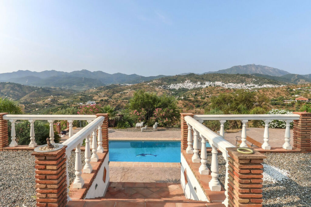 Detached Villa Guaro Málaga - image 29