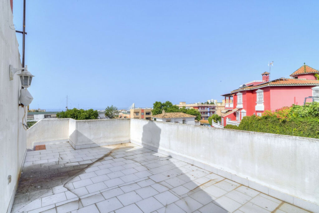 Detached Villa Marbella Málaga - image 28