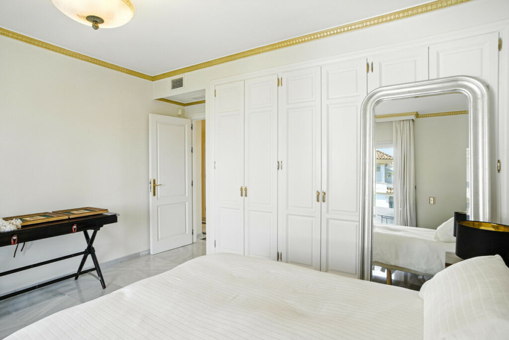 Penthouse Duplex The Golden Mile Málaga - image 29