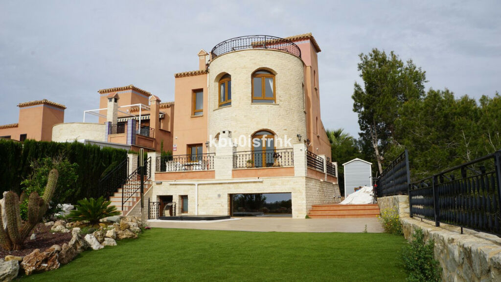 Detached Villa San Miguel de Salinas Alicante - image 29