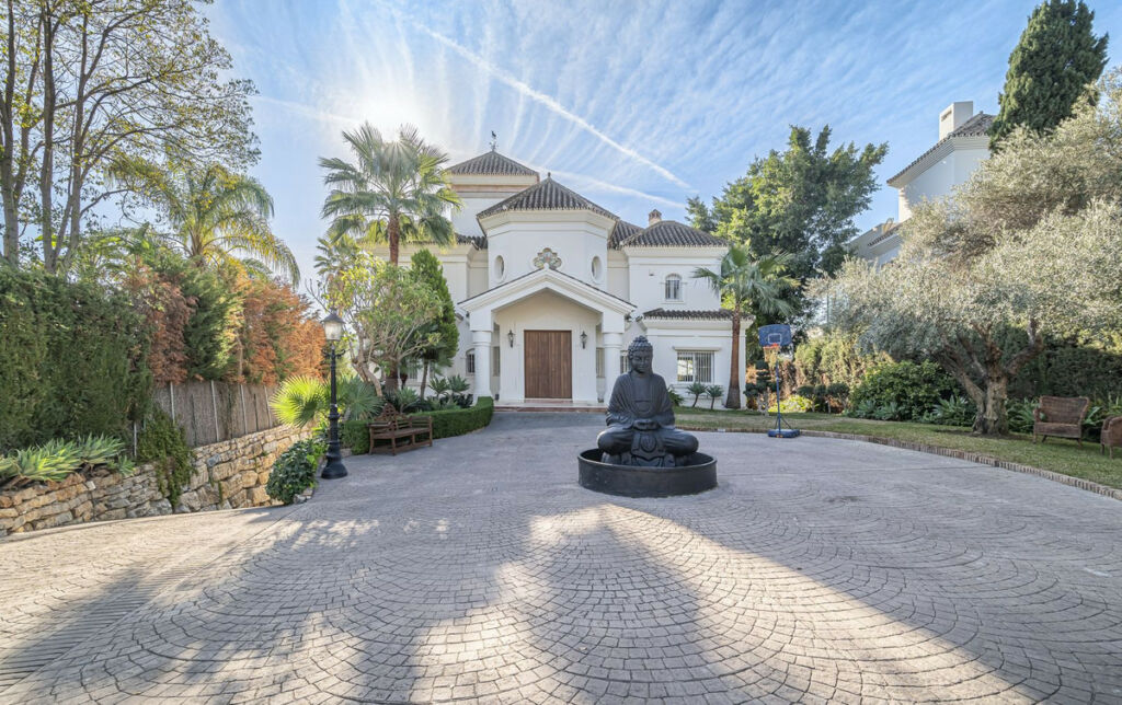 Detached Villa Nueva Andalucía Málaga - image 29