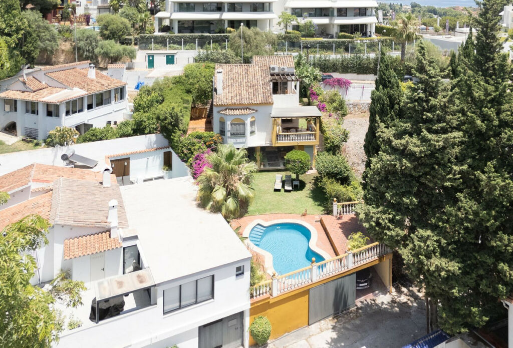 Detached Villa Nueva Andalucía Málaga - image 29