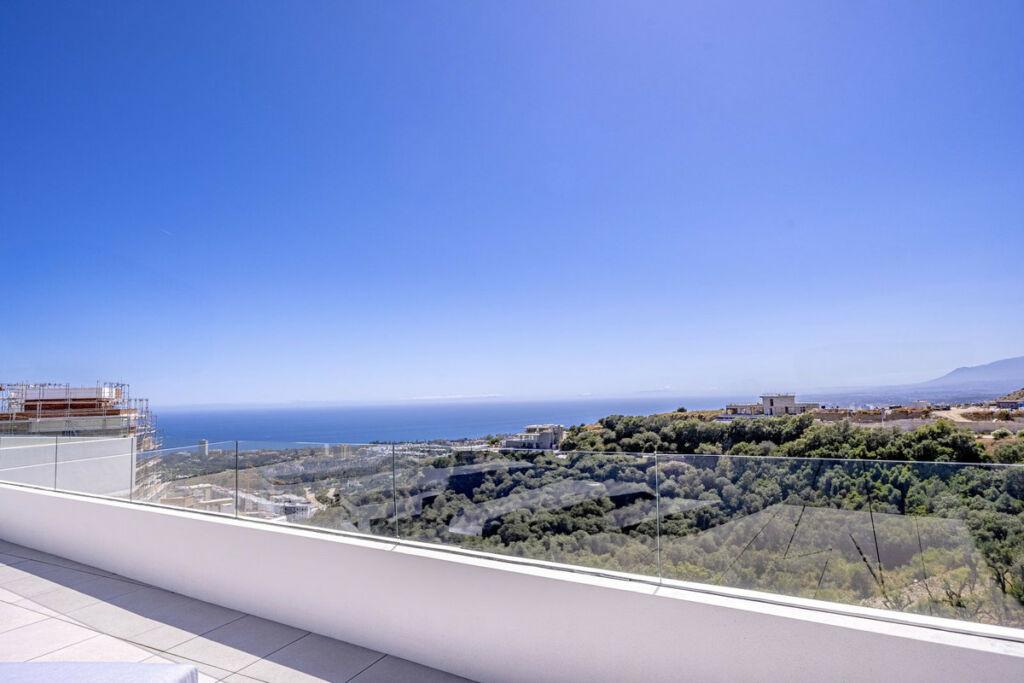Penthouse Duplex Altos de los Monteros Málaga - image 29