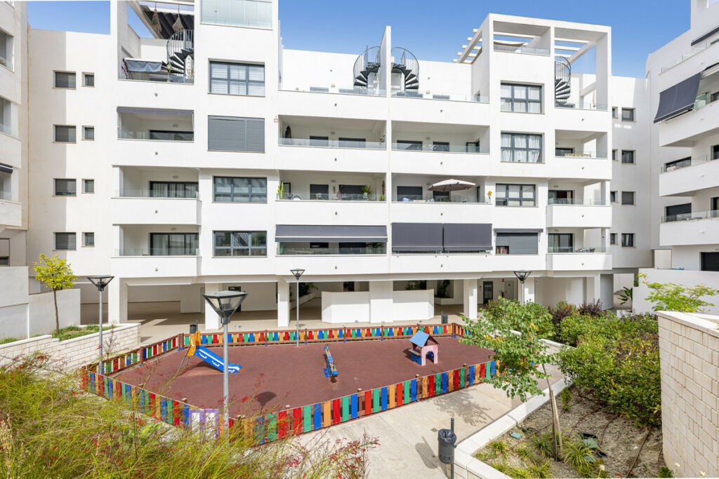 Middle Floor Apartment Estepona Málaga - image 28