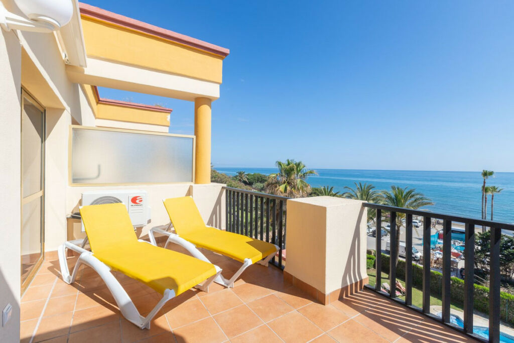 Penthouse Elviria Málaga - image 29