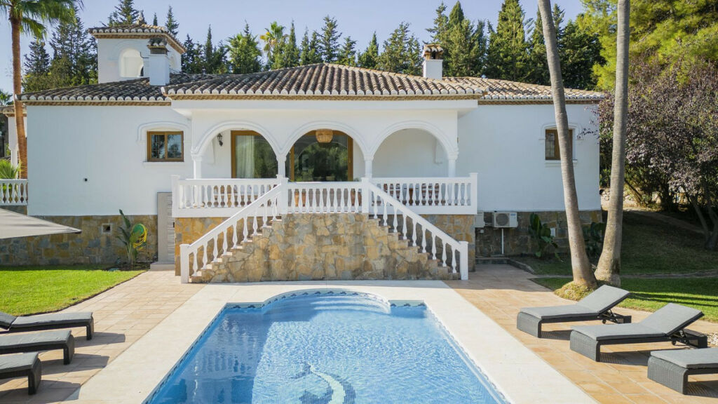 Detached Villa Estepona Málaga - image 29