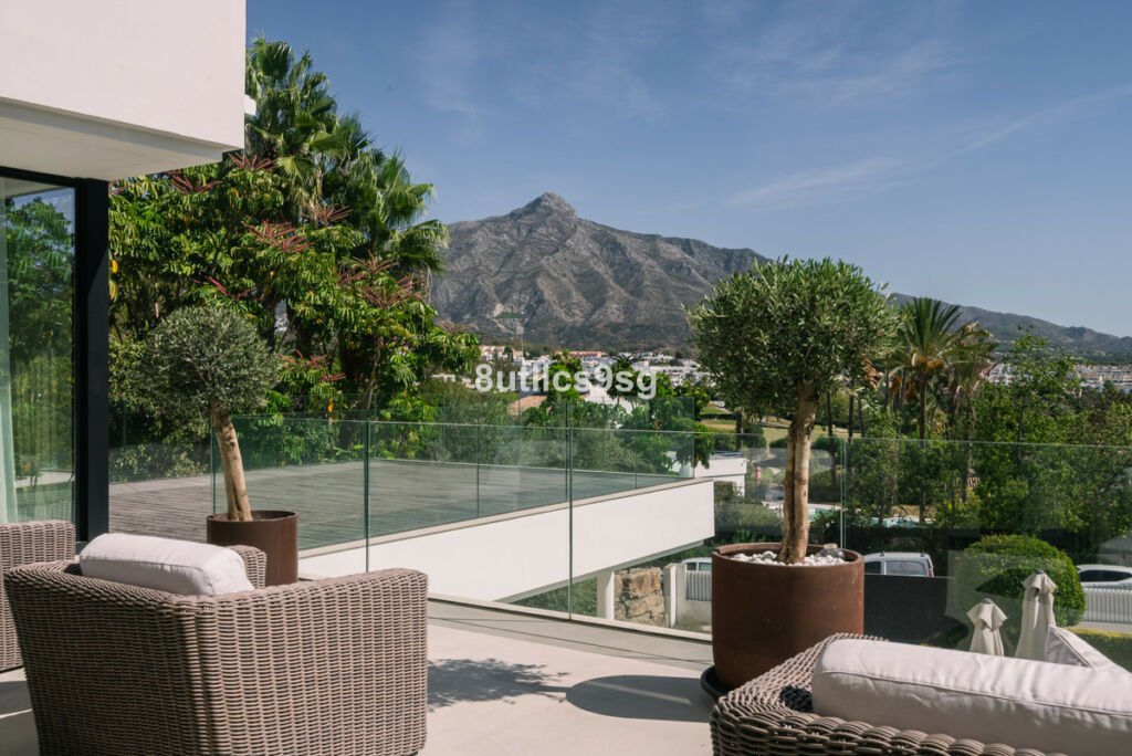 Detached Villa Nueva Andalucía Málaga - image 29