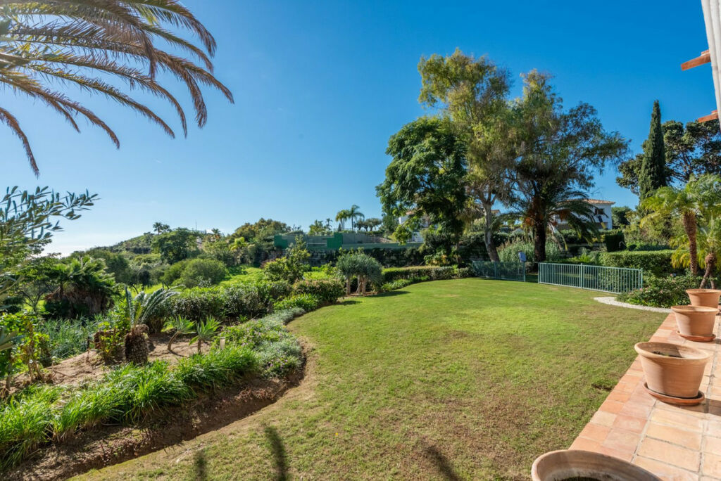 Detached Villa Nueva Andalucía Málaga - image 29