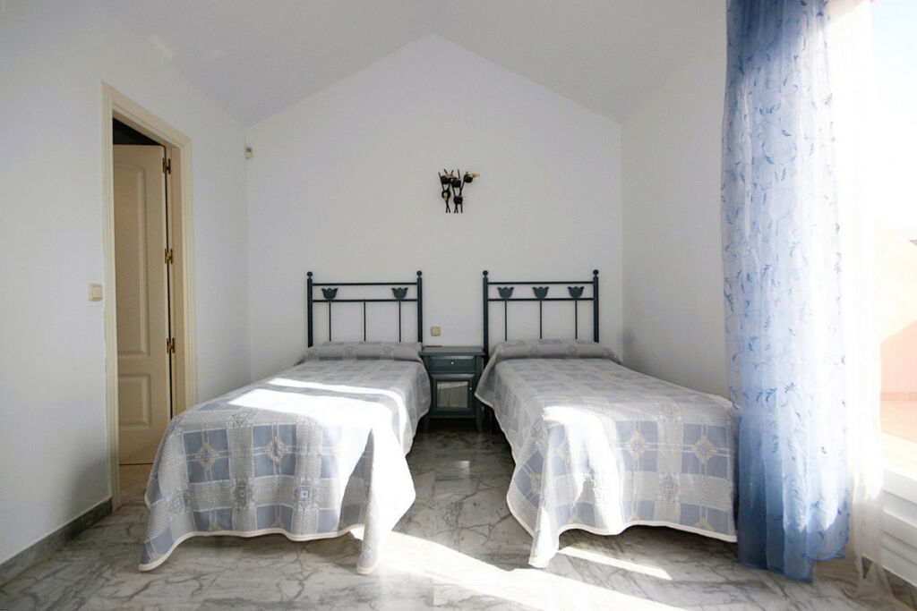 Townhouse Bahía de Marbella Málaga - image 29