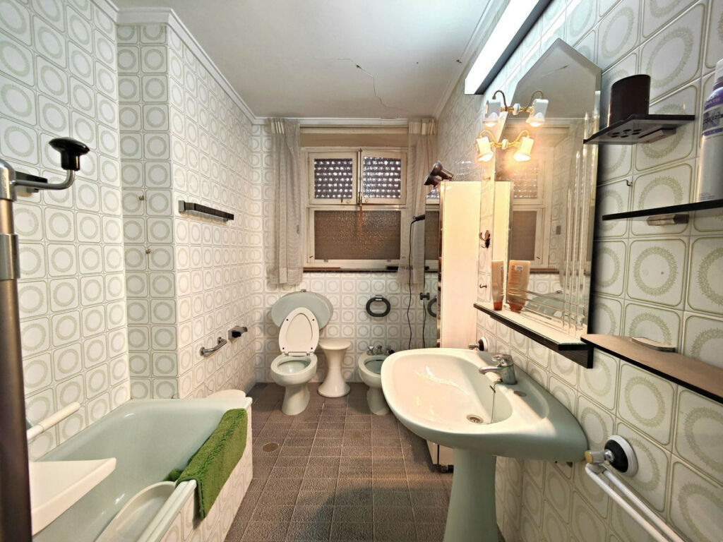 Middle Floor Apartment Torrevieja Alicante - image 29