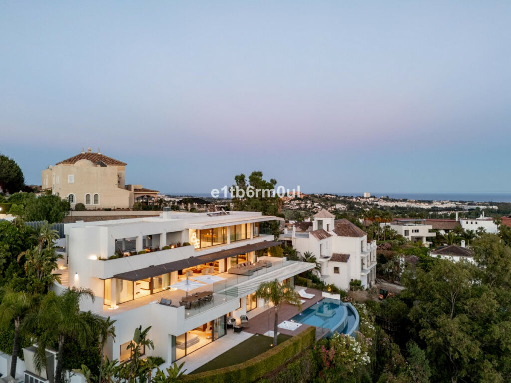 Detached Villa La Quinta Málaga - image 29