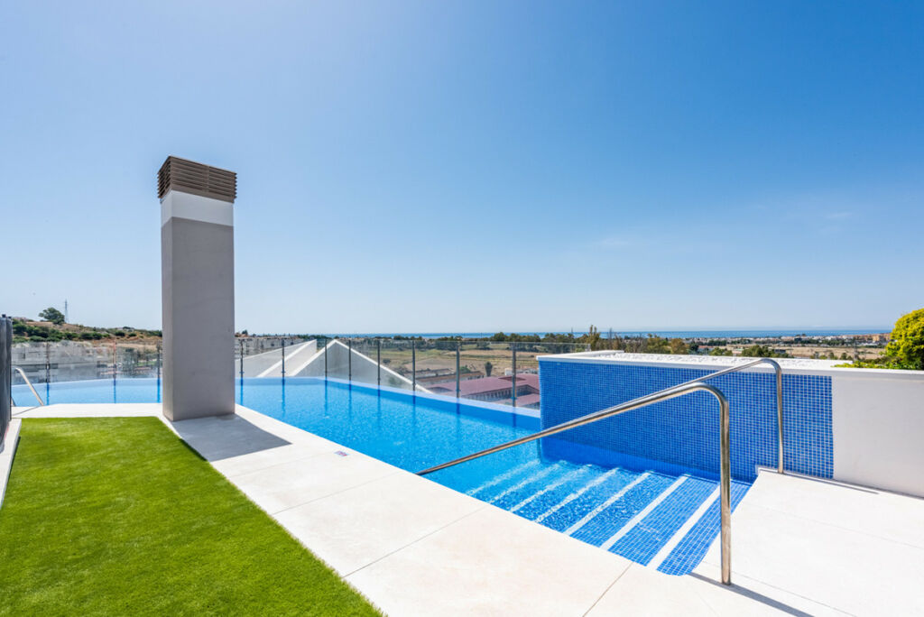 Middle Floor Apartment Nueva Andalucía Málaga - image 29