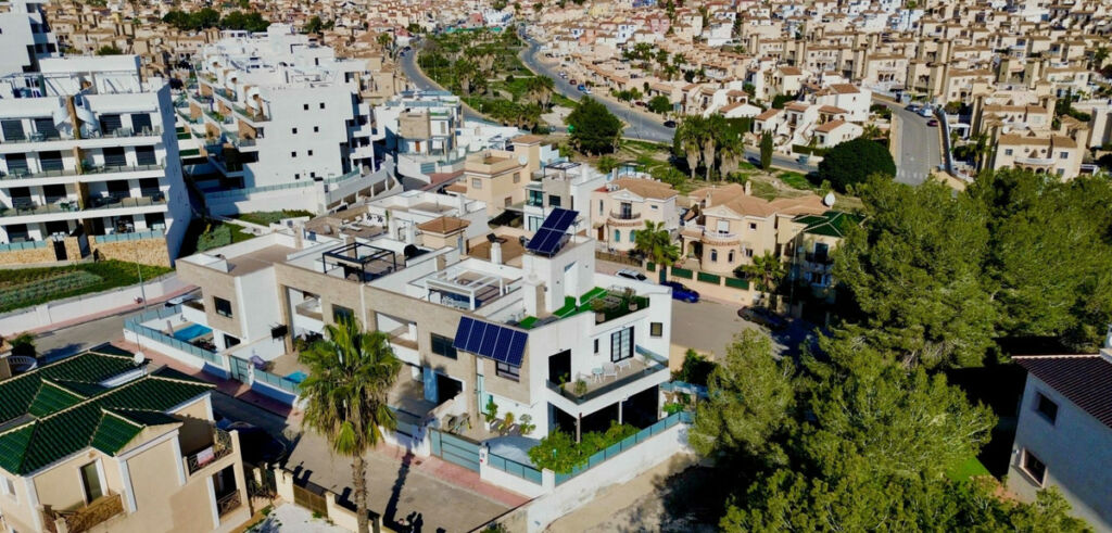 Detached Villa Villamartin Alicante - image 29