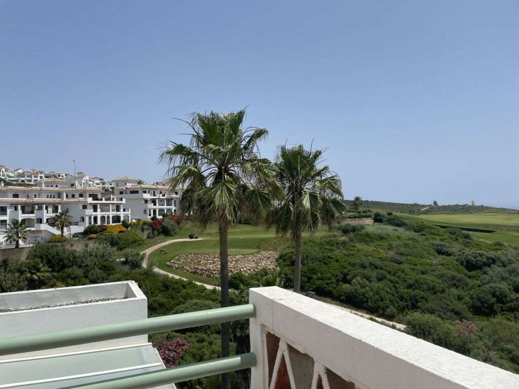 Middle Floor Apartment La Alcaidesa Cádiz - image 3