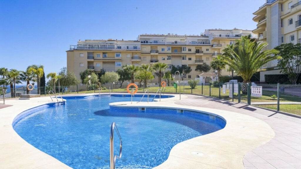 Ground Floor Apartment La Cala Málaga - image 3