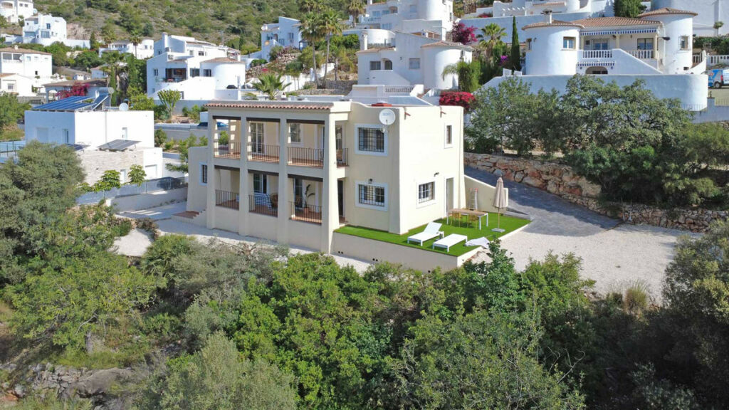 Detached Villa Jalon Alicante - image 3