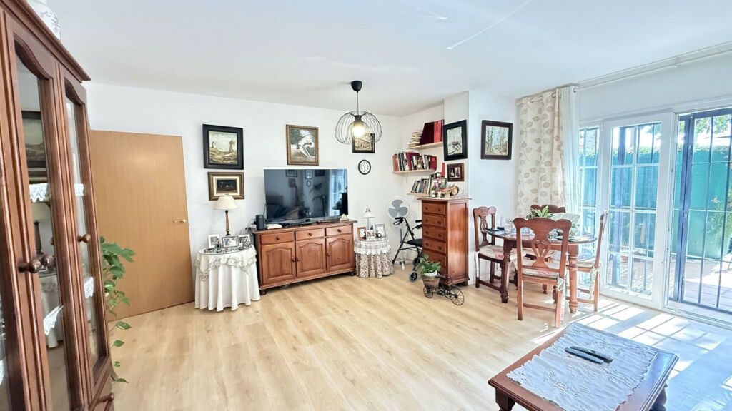 Ground Floor Apartment Estepona Málaga - image 5