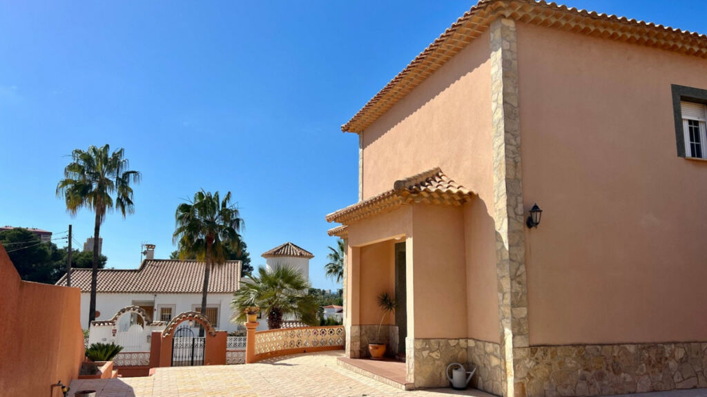Detached Villa Calpe Alicante - image 3