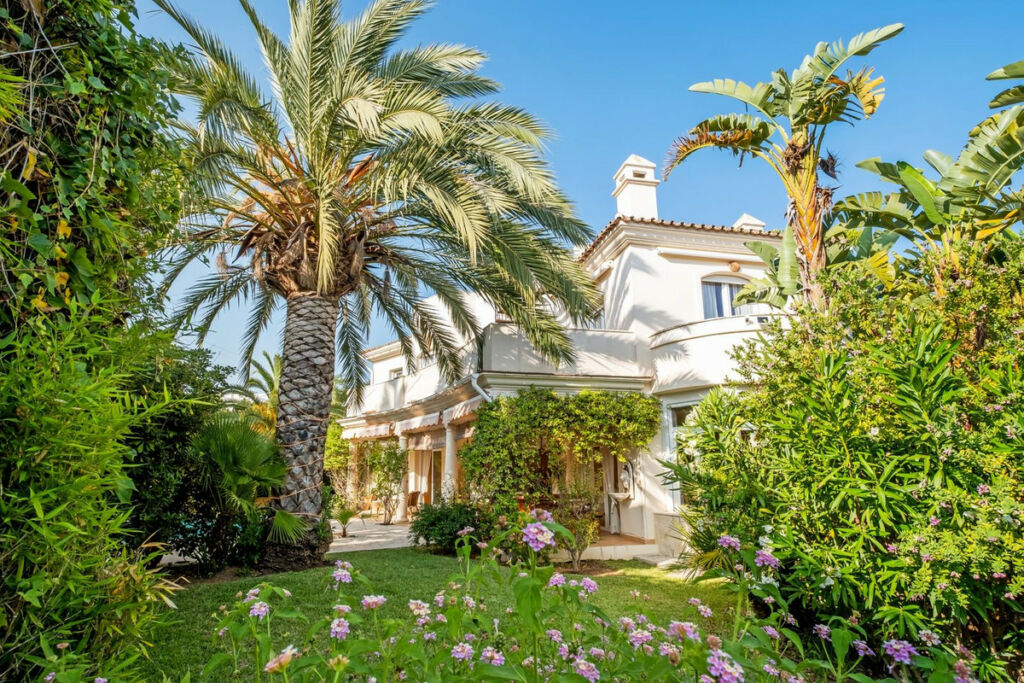 Detached Villa Reserva de Marbella Málaga - image 3