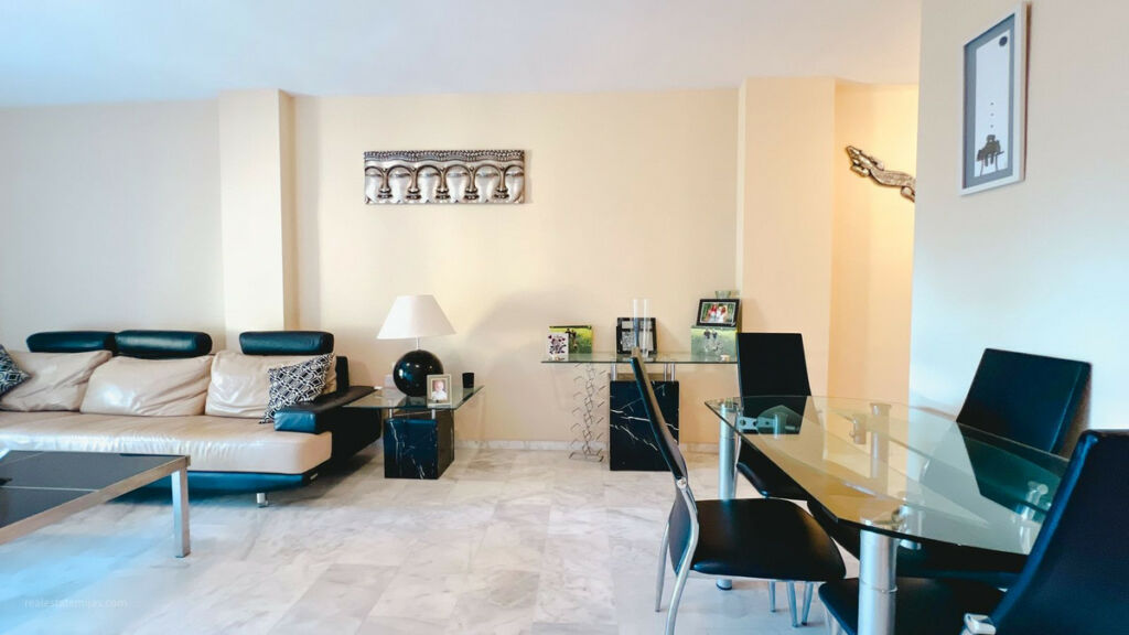 Middle Floor Apartment Reserva de Marbella Málaga - image 3