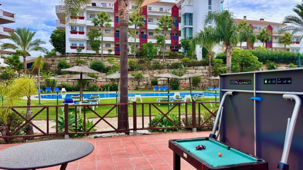 Middle Floor Apartment Riviera del Sol Málaga - image 3