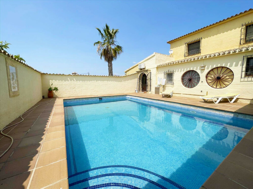 Detached Villa Benissa Alicante - image 3